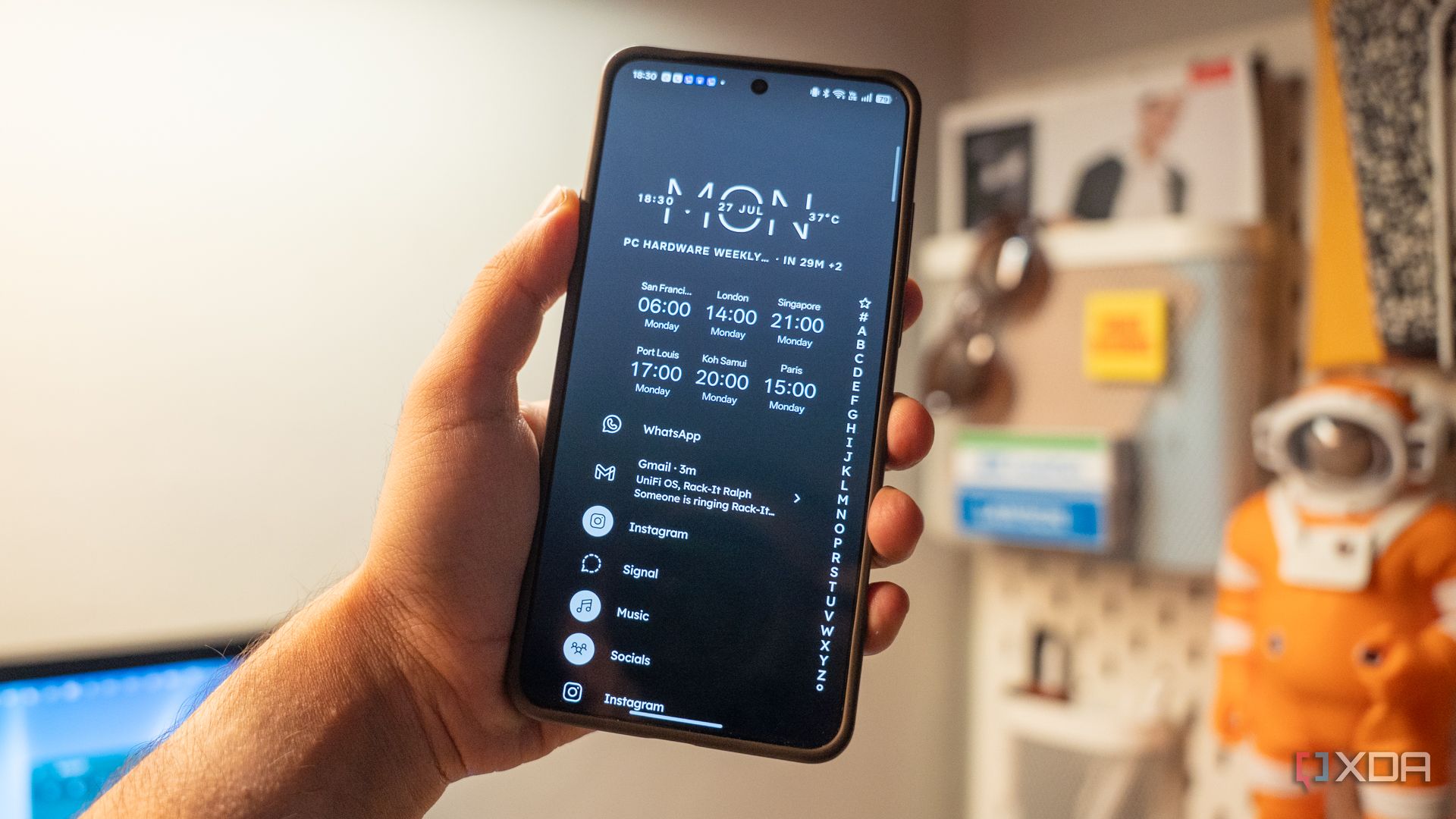 Image of Niagara launcher running on a phone