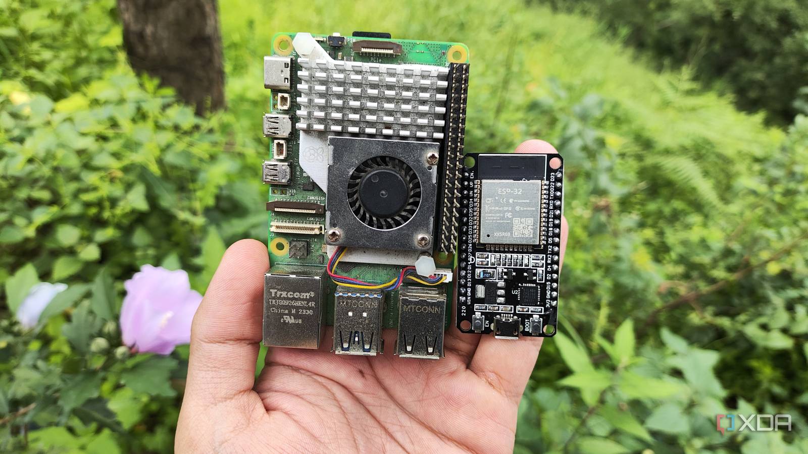 Desperdicei dinheiro em um Raspberry Pi quando um ESP32 de US $ 8 poderia lidar com metade dos meus projetos DIY