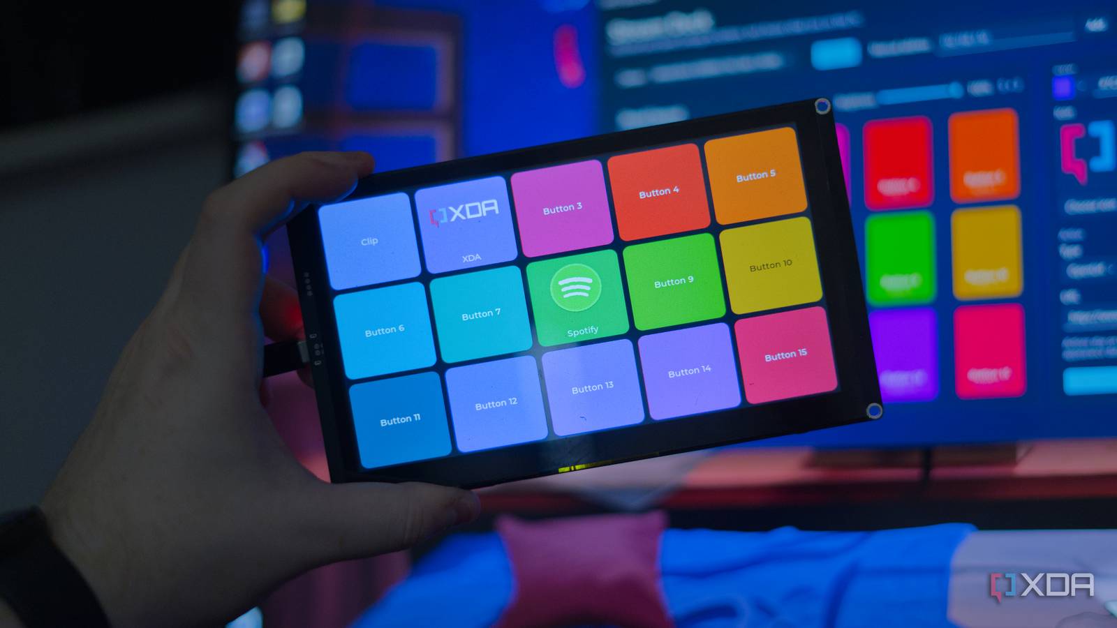 Transformei uma tela sensível ao toque ESP32 de US $ 45 em um Stream Deck, e uma tela grande supera as quinze teclas pequenas do Elgato.