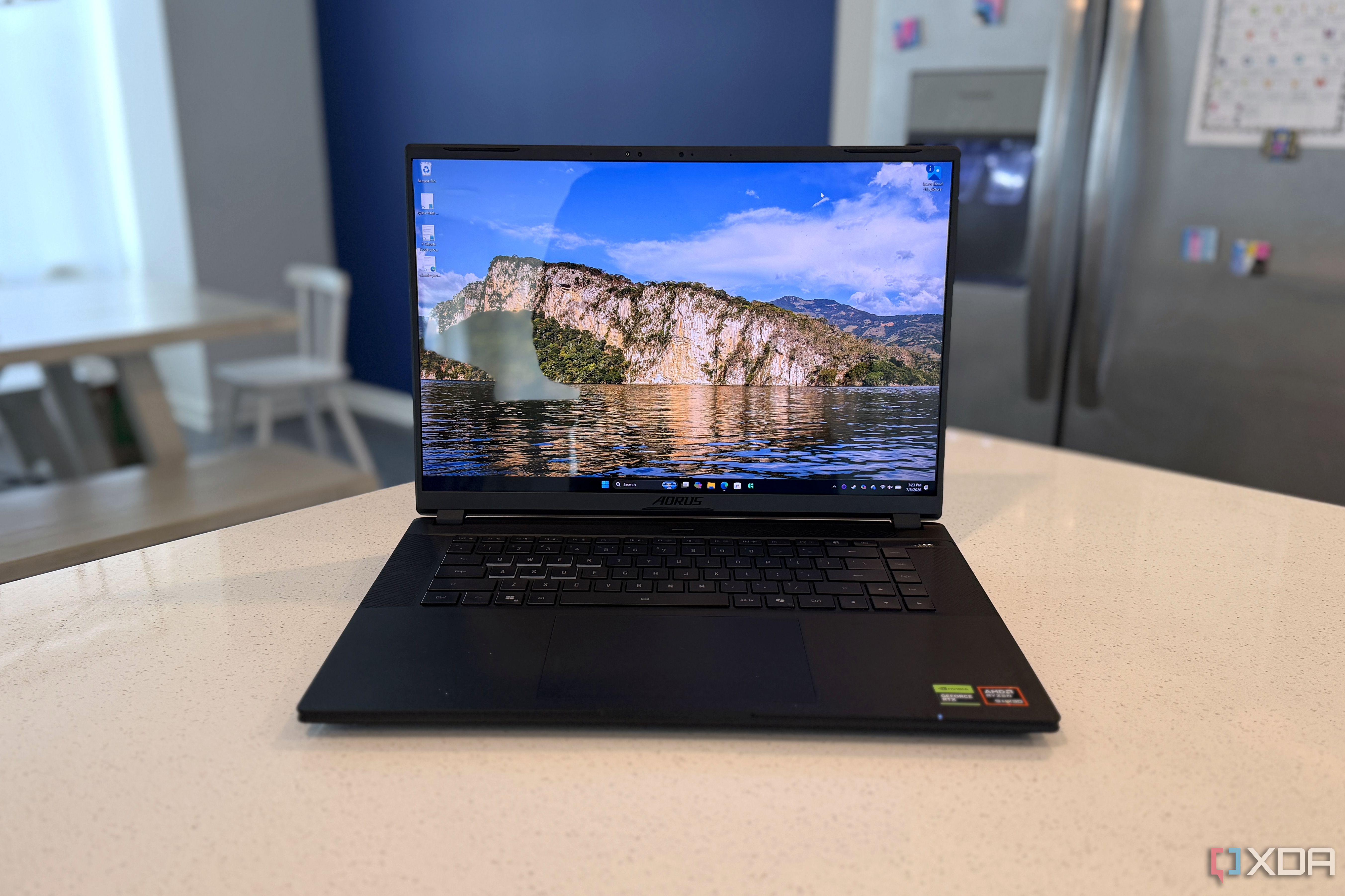 Gigabyte Aorus Master 16 OLED display review