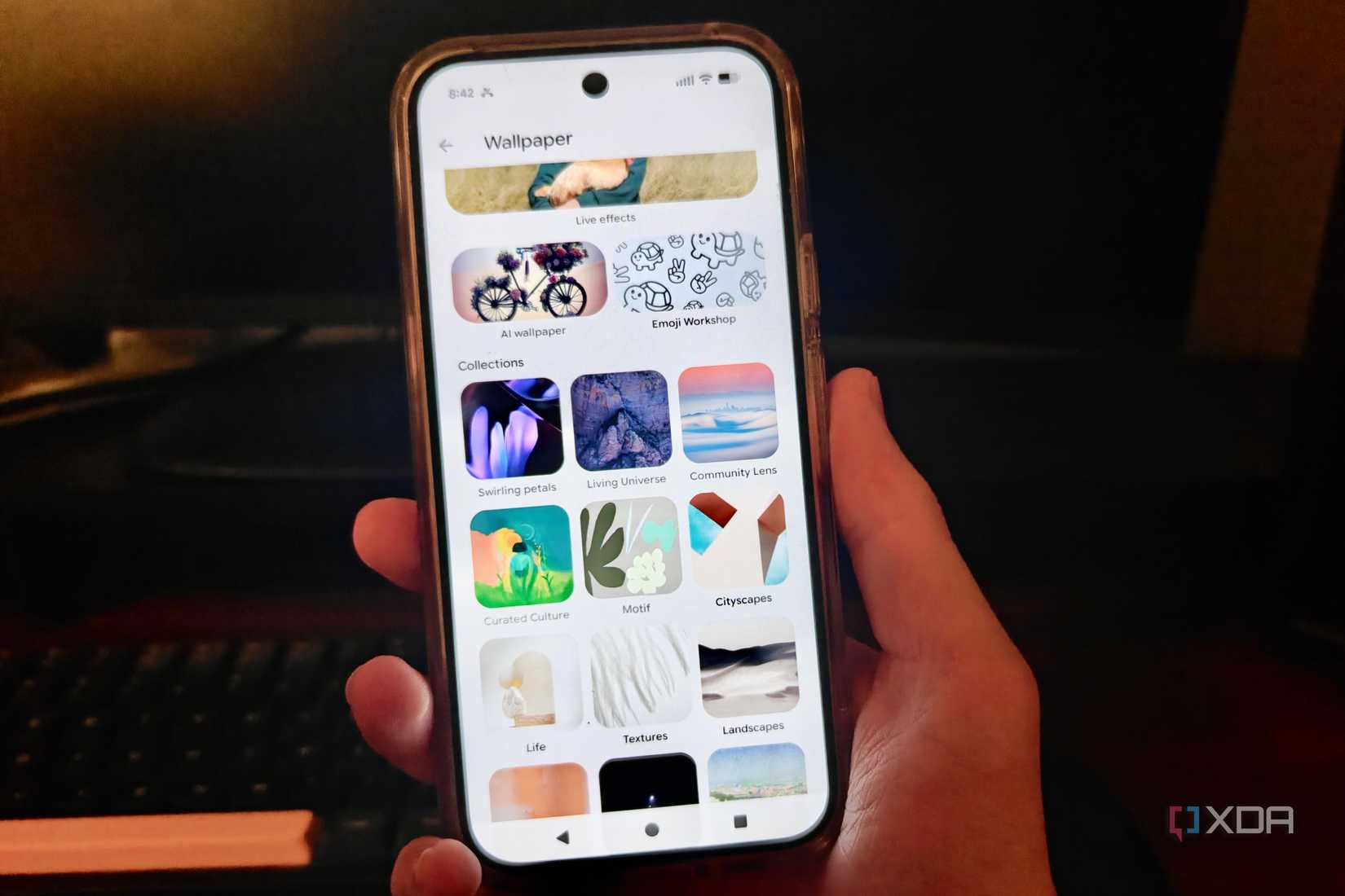 A picture of the wallpaper menu open on a google pixel