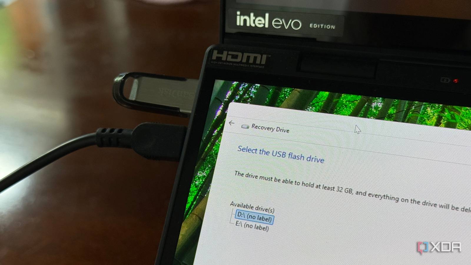 Criei uma unidade de recuperação do Windows antes de precisar dela e ela salvou mais do que meus arquivos