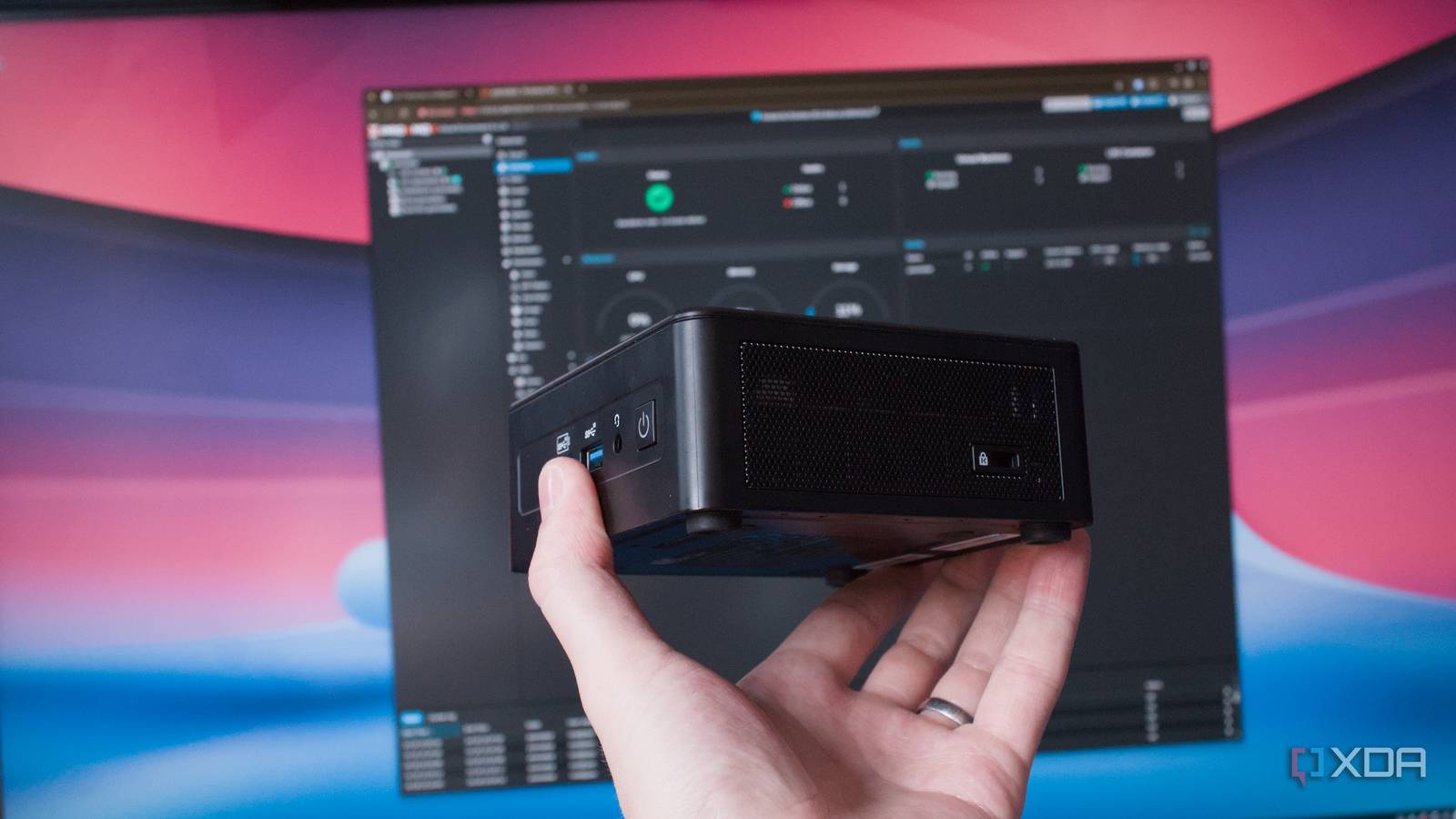 Six applications auto-hébergées pour un mini PC 24/7