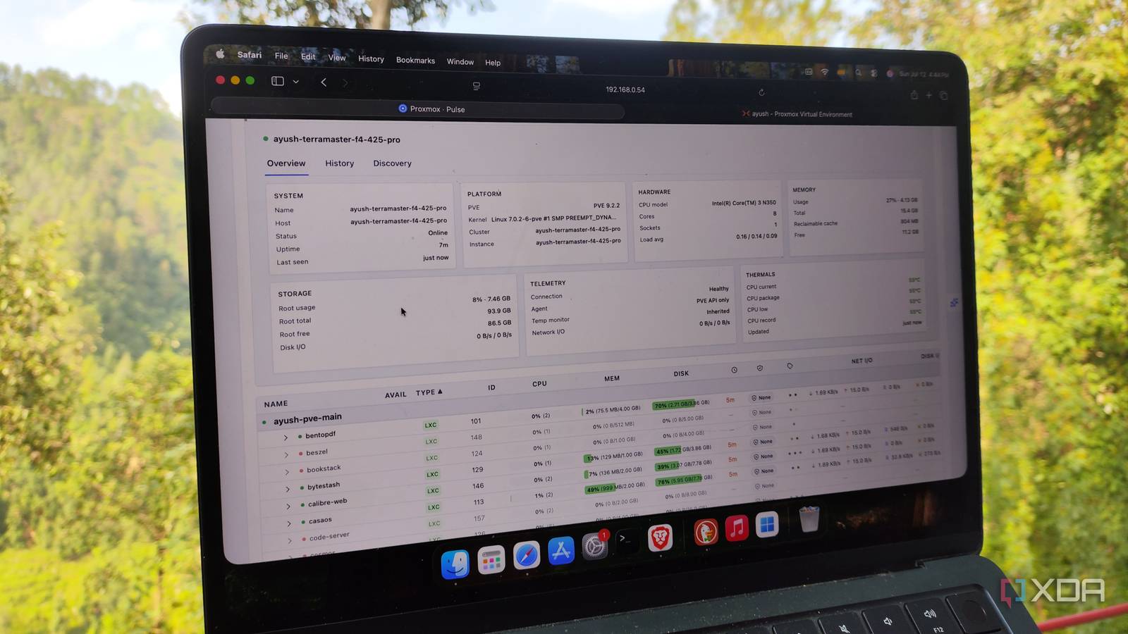 Substituí o Uptime Kuma por esta ferramenta poderosa e ela monitora meus sistemas Proxmox, Docker e TrueNAS como um profissional.