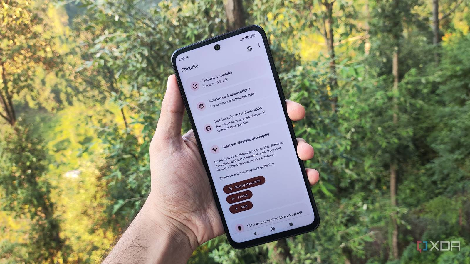 Seu telefone pode executar o ADB sozinho, sem um computador, e foi assim que finalmente eliminei o bloatware que não consegui desinstalar.