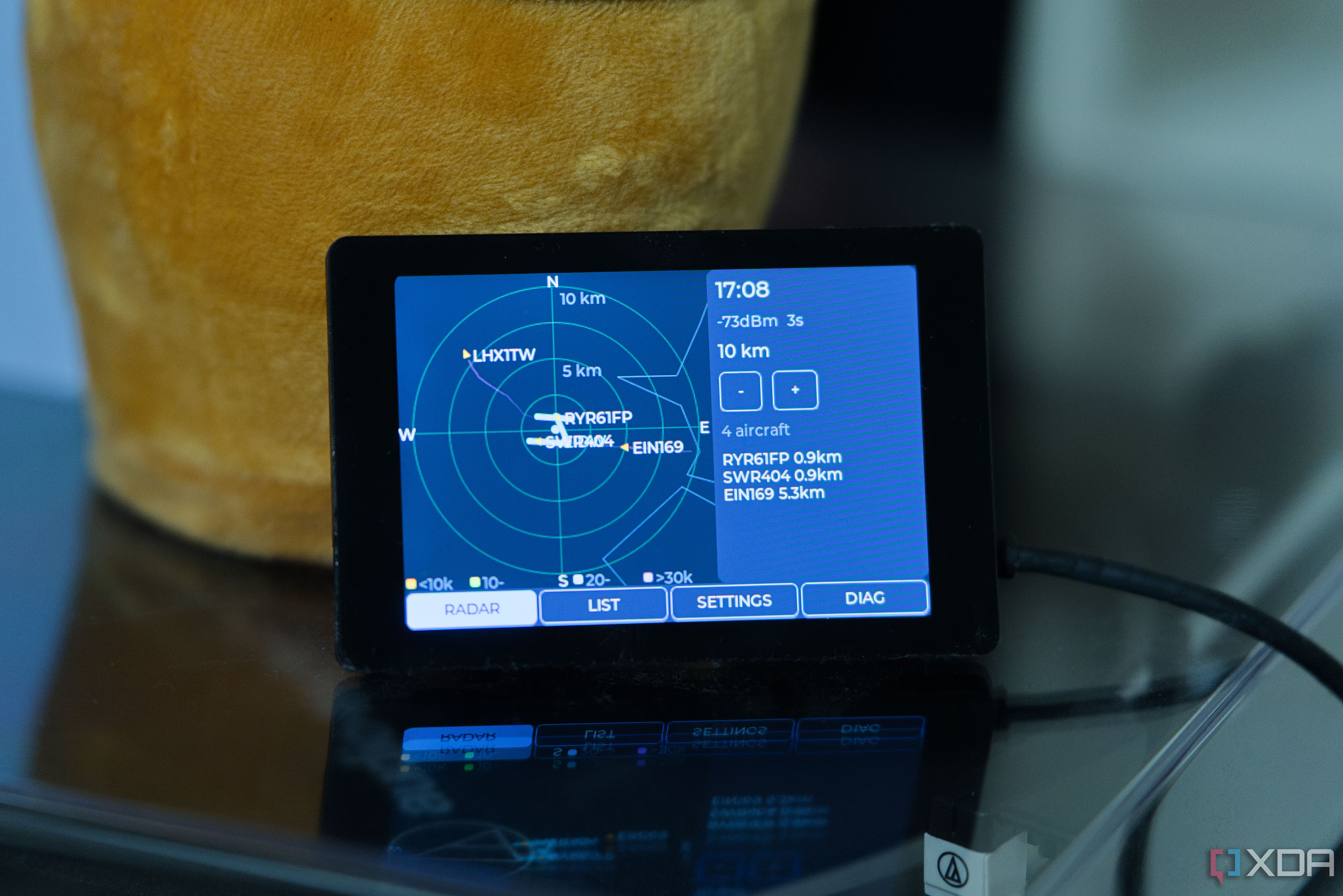 wt32 sc01 plus esp32 flight tracker 1