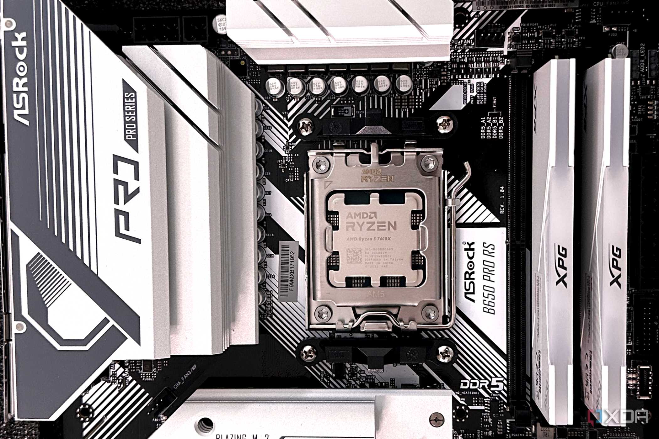 AMD Ryzen 5 7600X CPU in a B650 motherboard.