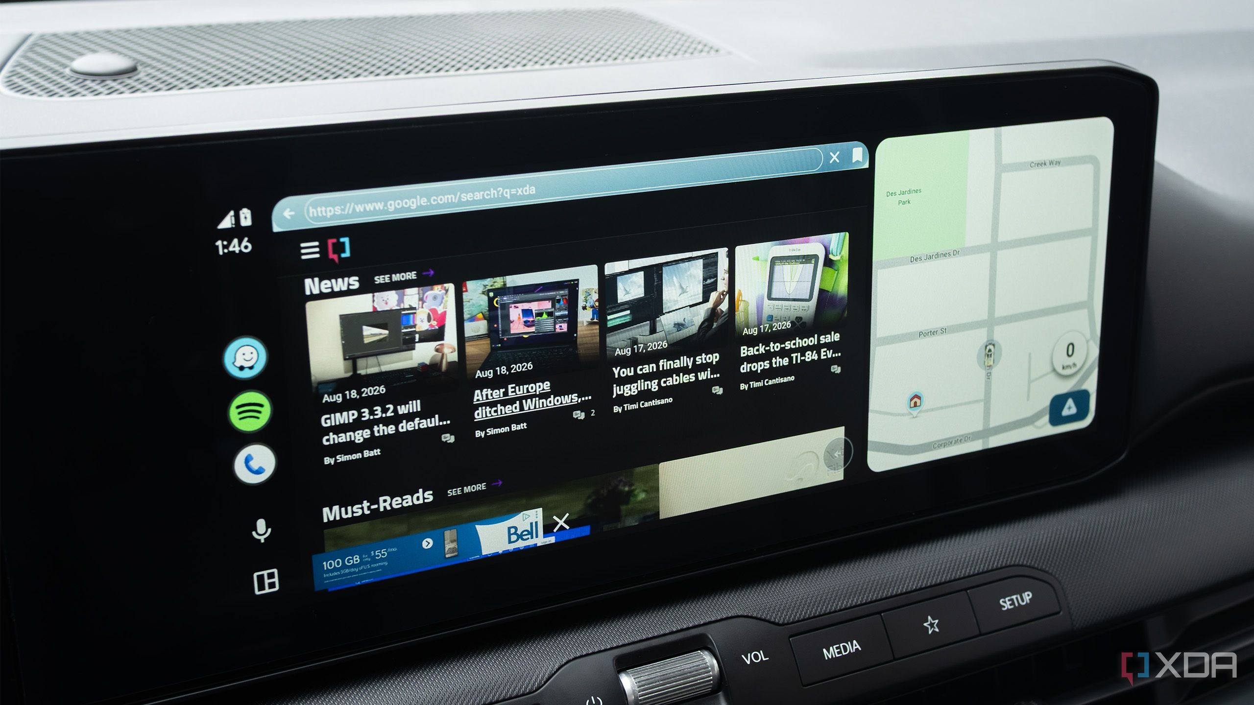 Android Auto with Xtream Player running
