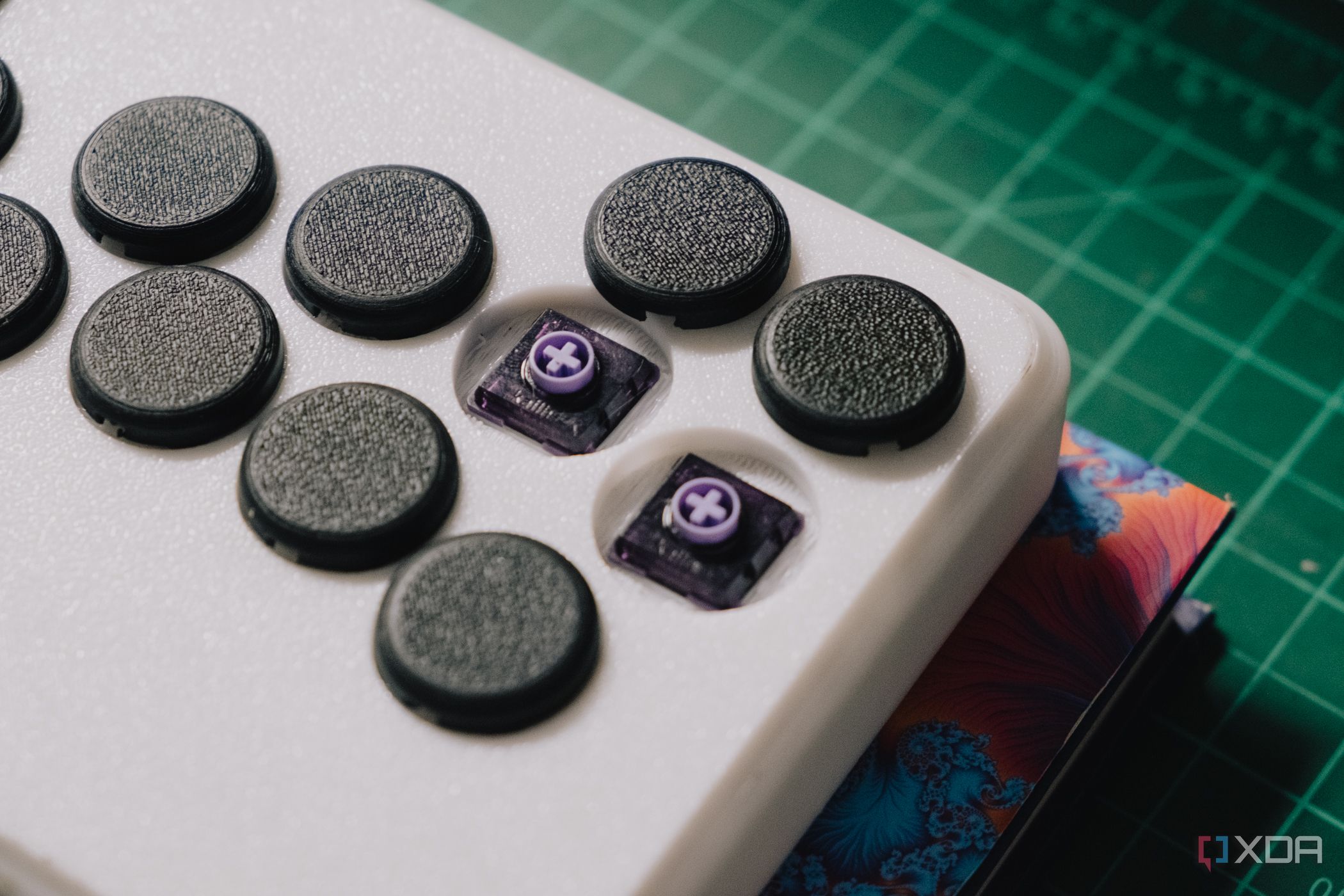 Switches and buttons on 3D-printed leverless fightstick