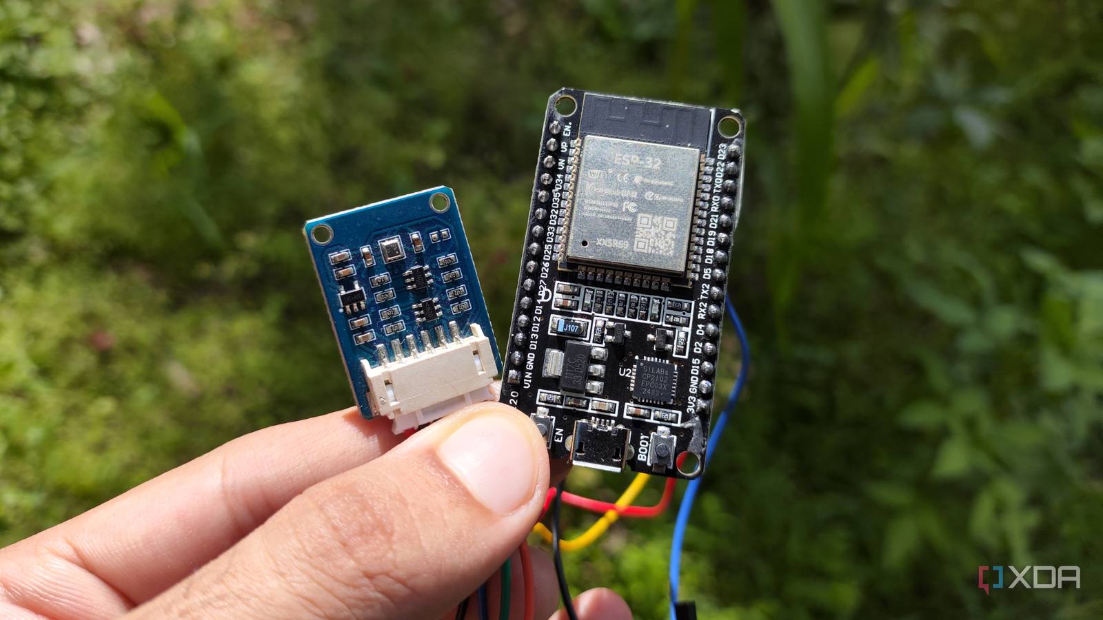 I built a cheap ESP32 weather station to automate my Home Assistant server