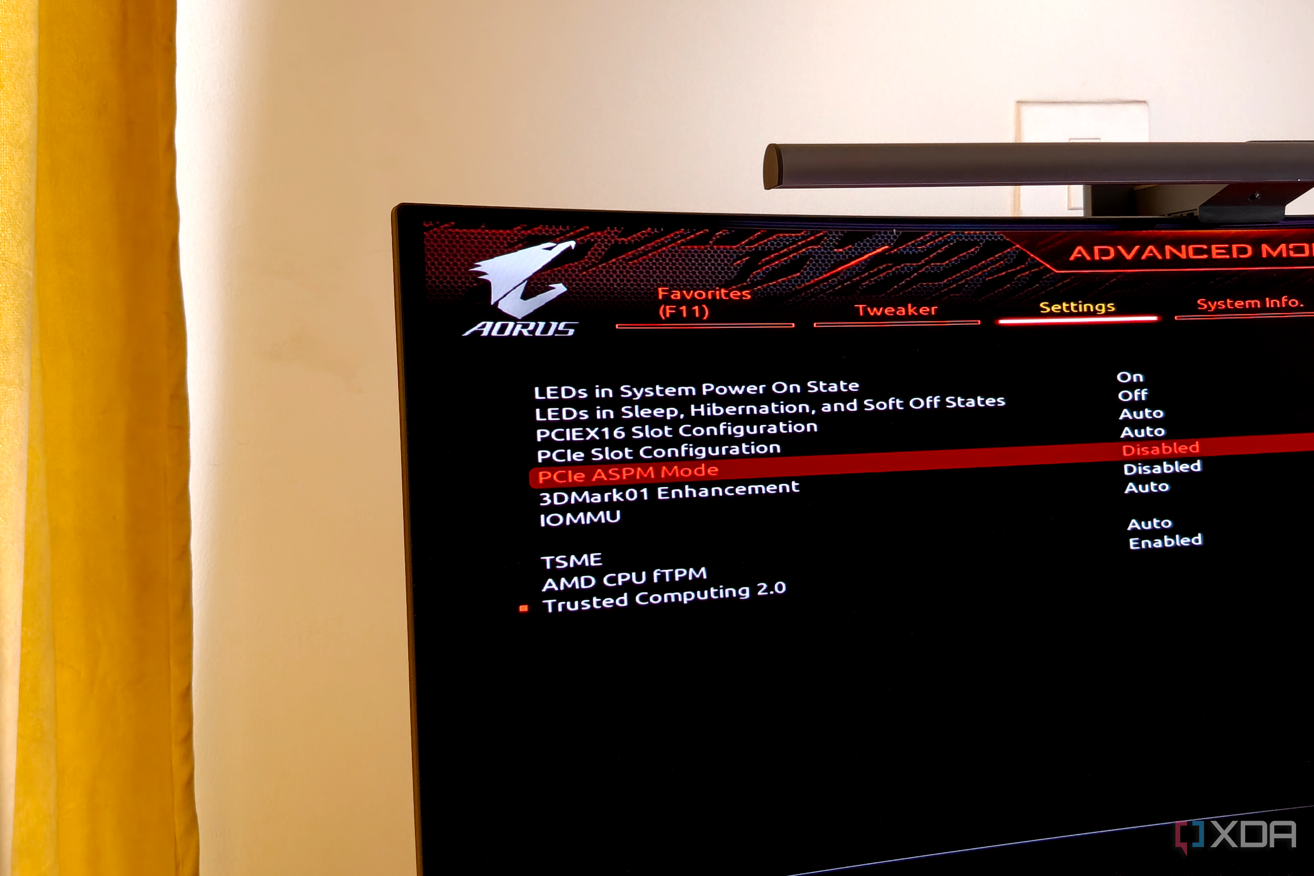 BIOS screen on a Gigabyte motherboard showing a highlighted PCIe ASPM Mode setting