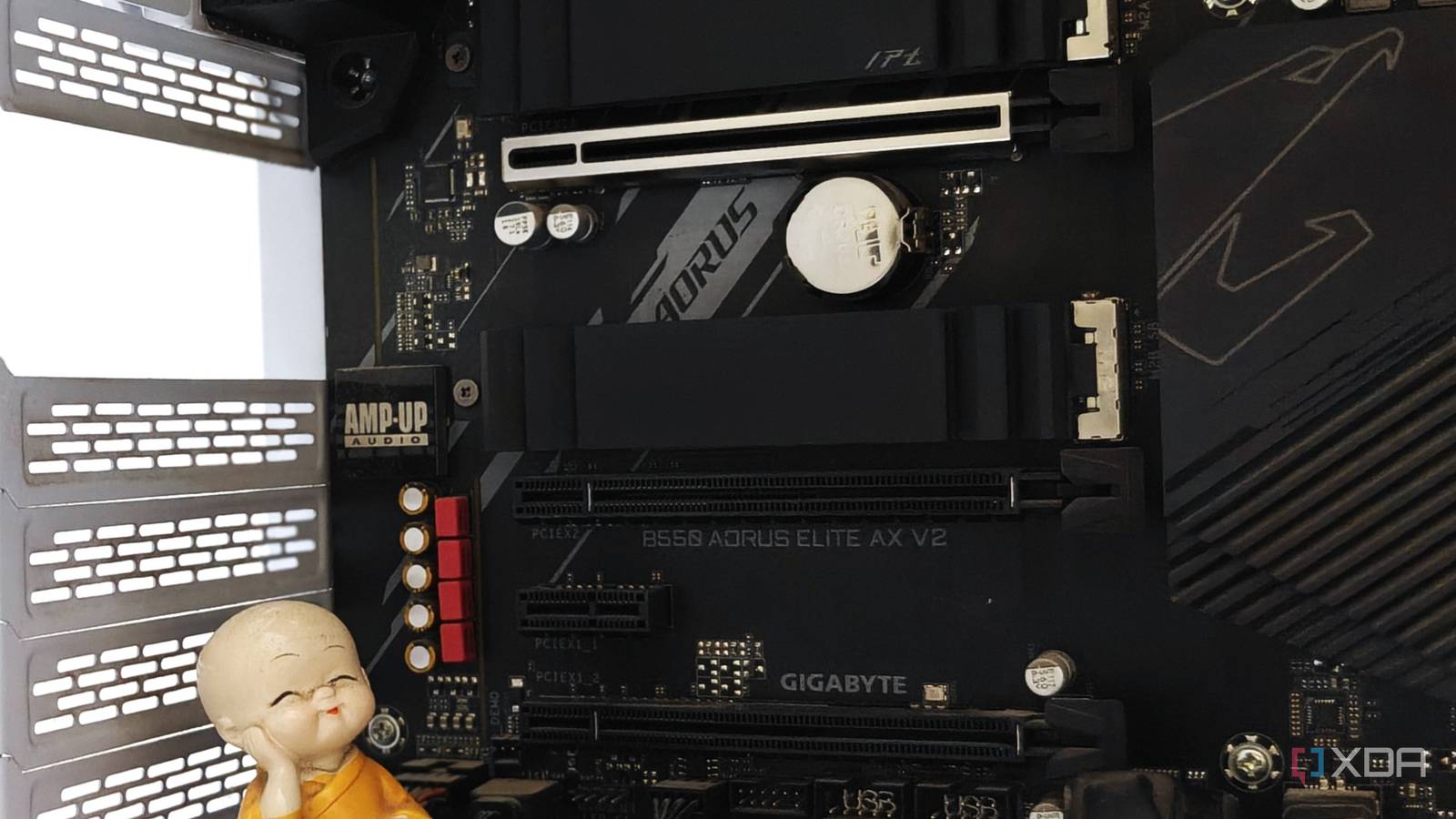 Le deuxième emplacement M.2 des cartes mères économiques limite la vitesse des SSD
