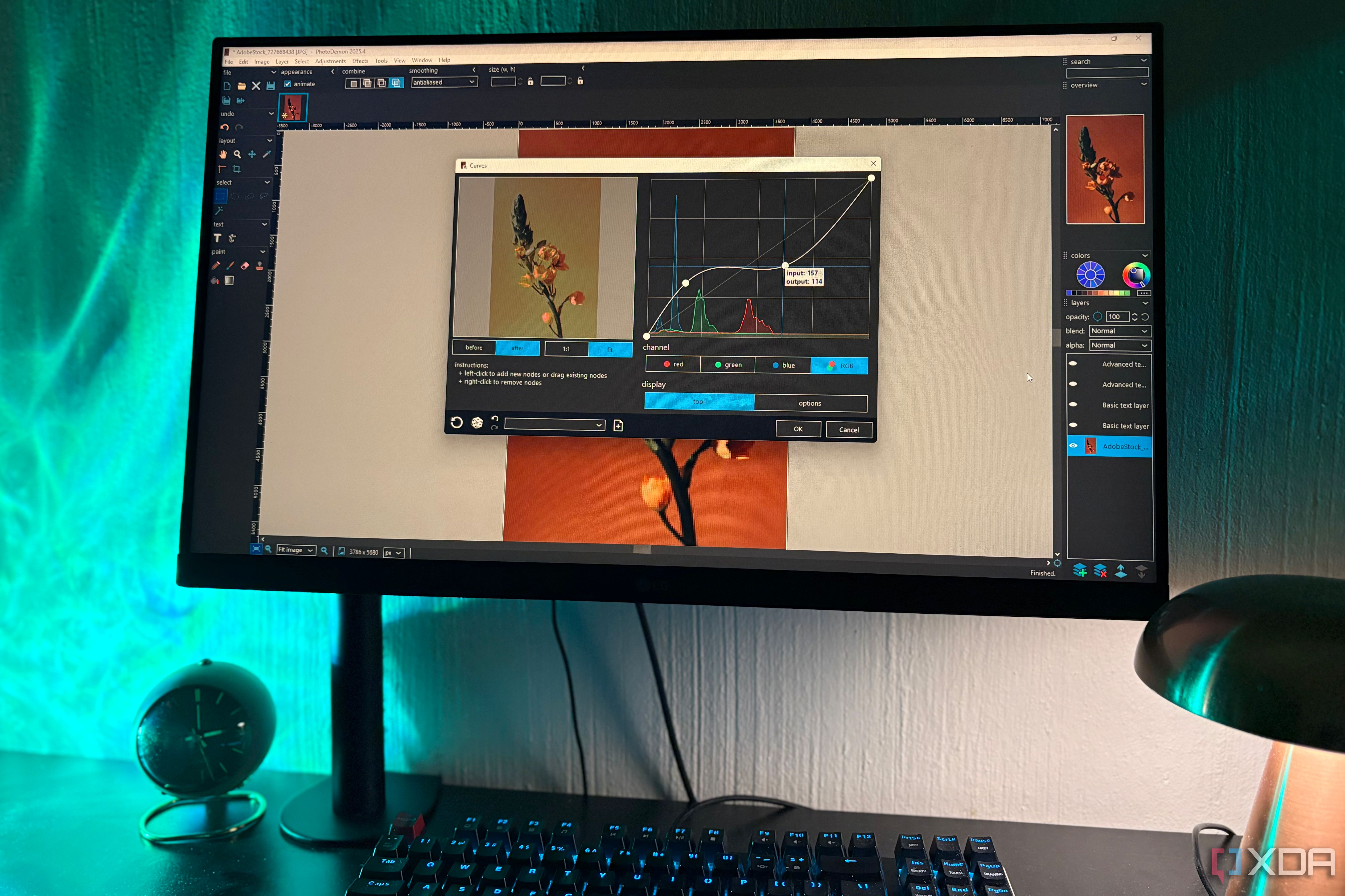 photodemon levels on desktop pc, clock and lamp in view