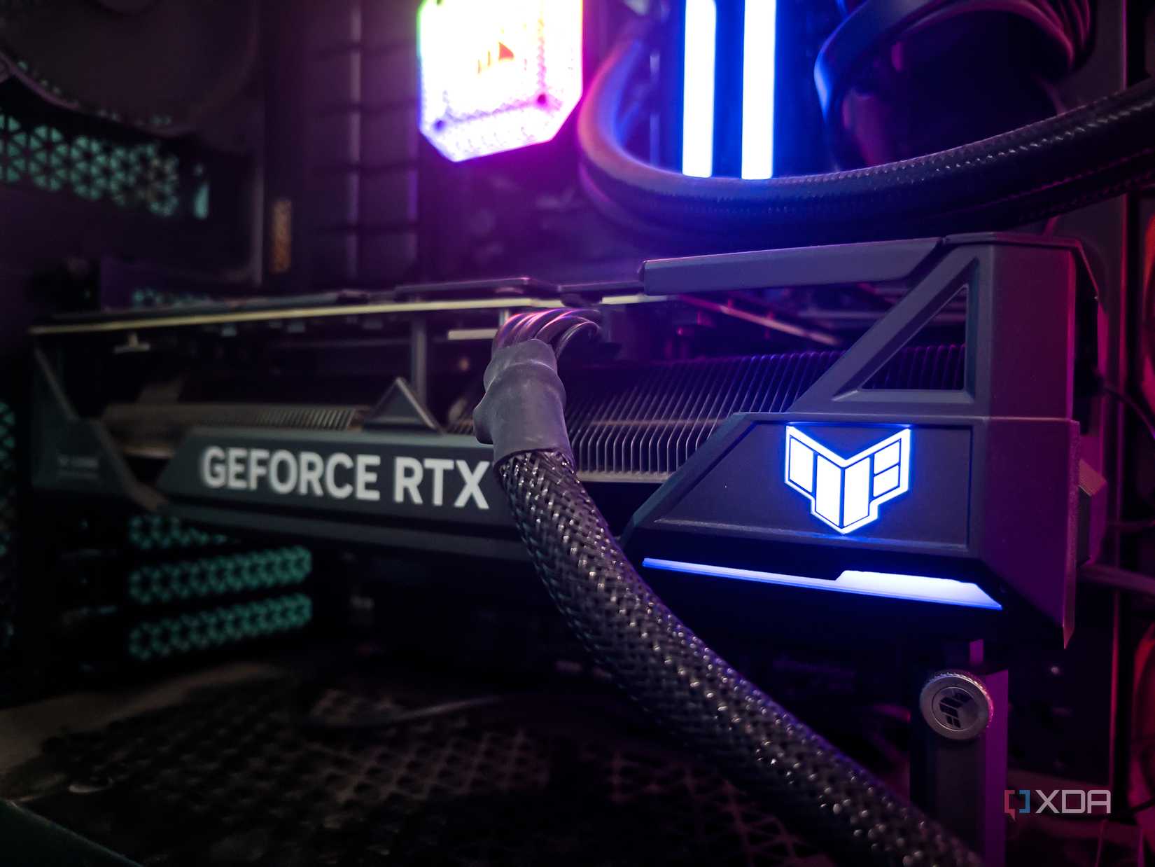 В ігровому комп'ютері встановлена ​​відеокарта GeForce RTX