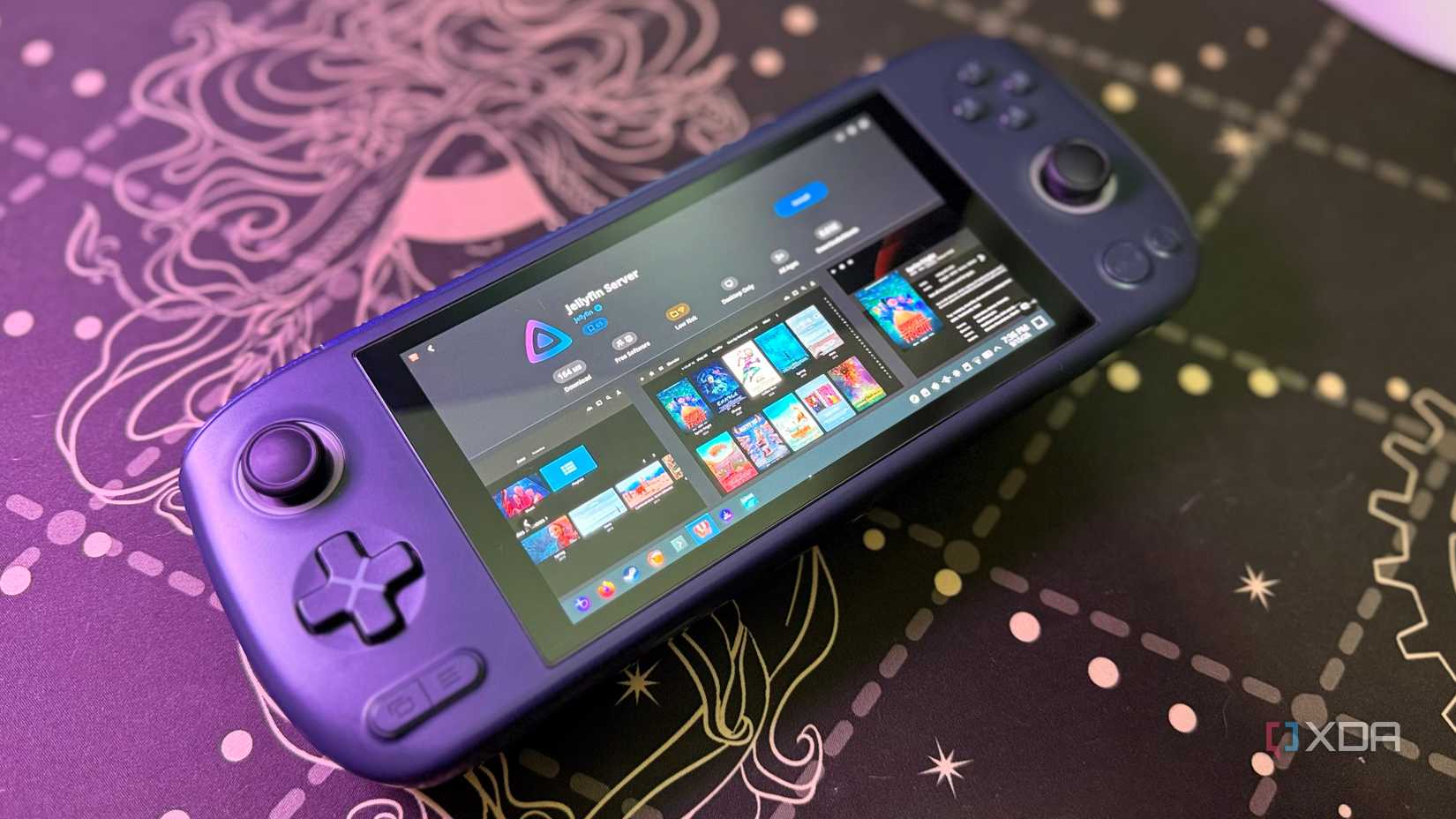 Как организовать удаленный доступ к библиотеке ретро-игр через Jellyfin Игровая портативная консоль с установленным клиентом Jellyfin