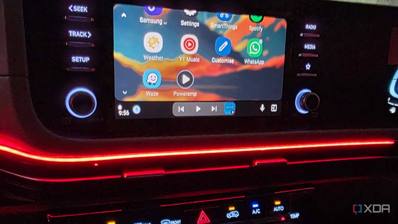 Функция Gemini Actions в Android Auto: как автоматизировать рутинные действия за рулем Панель управления Android Auto с ярлыками Gemini