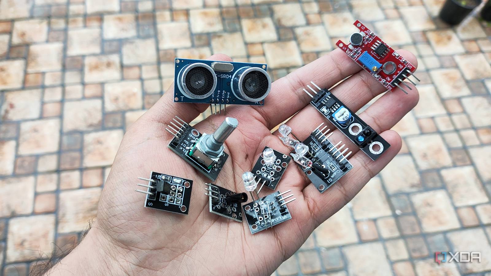 4 beginner-friendly ESP32 sensors you need first and foremost
