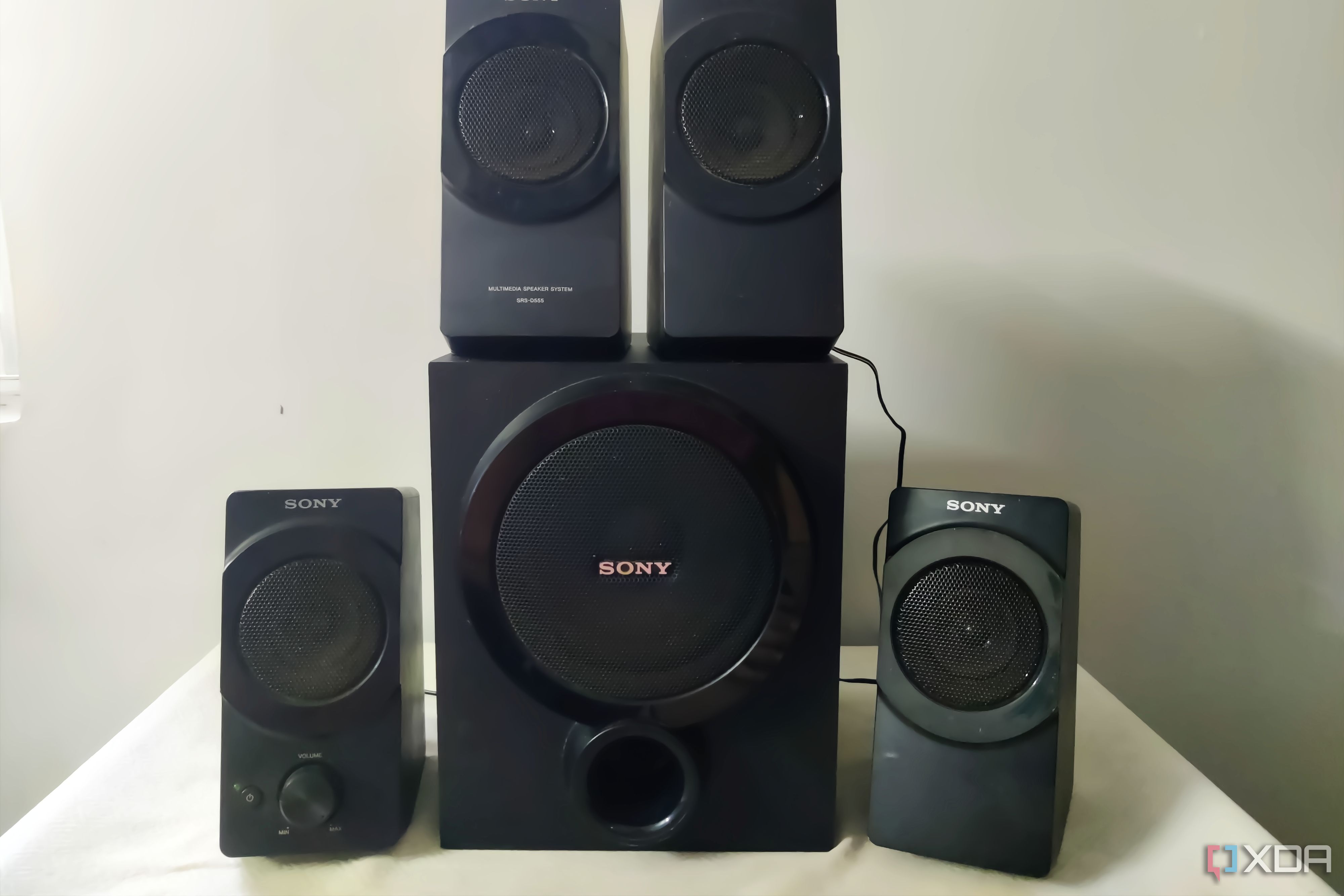 photo of old hifi sony speakers