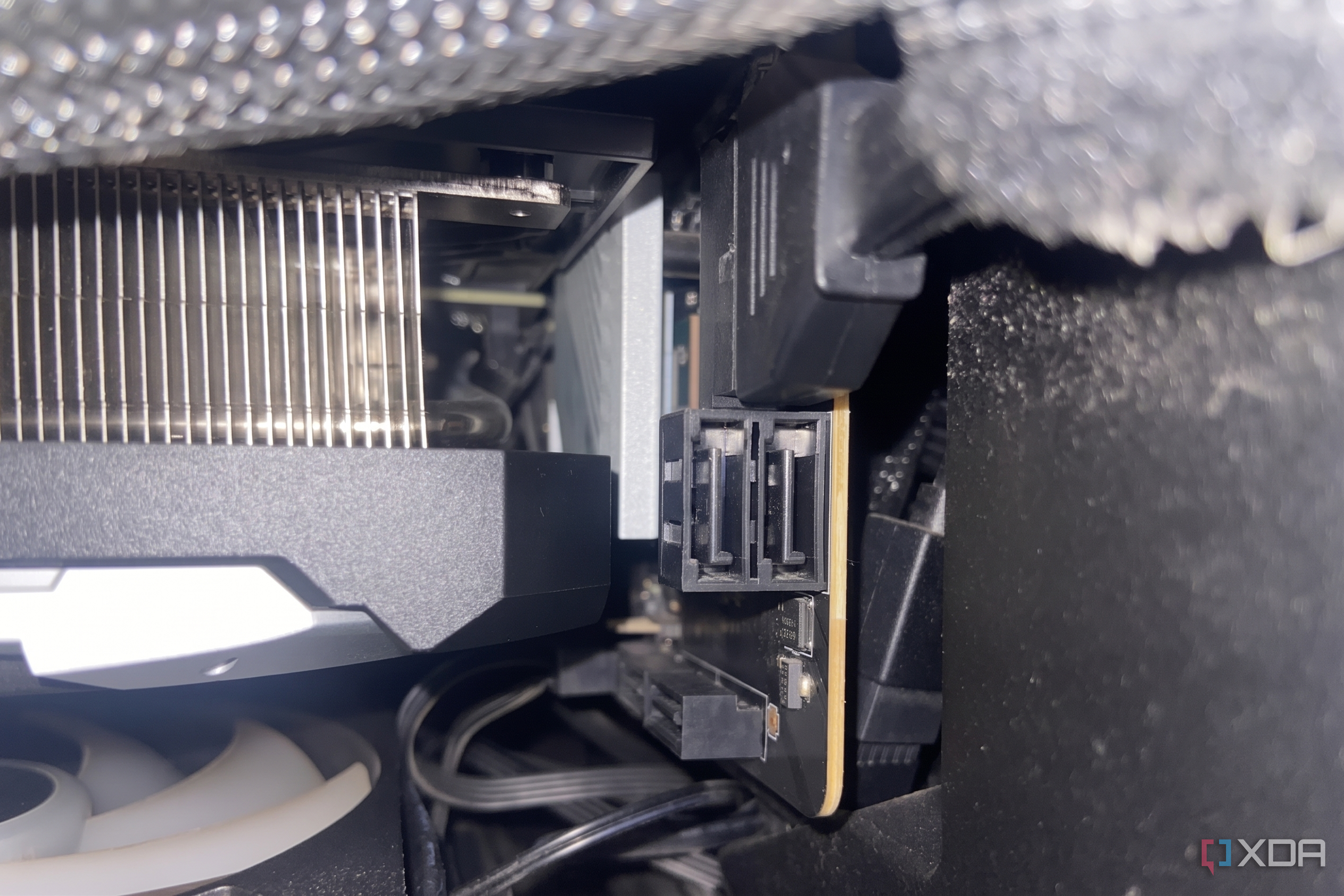 Image of a SATA port on a motherboard. 