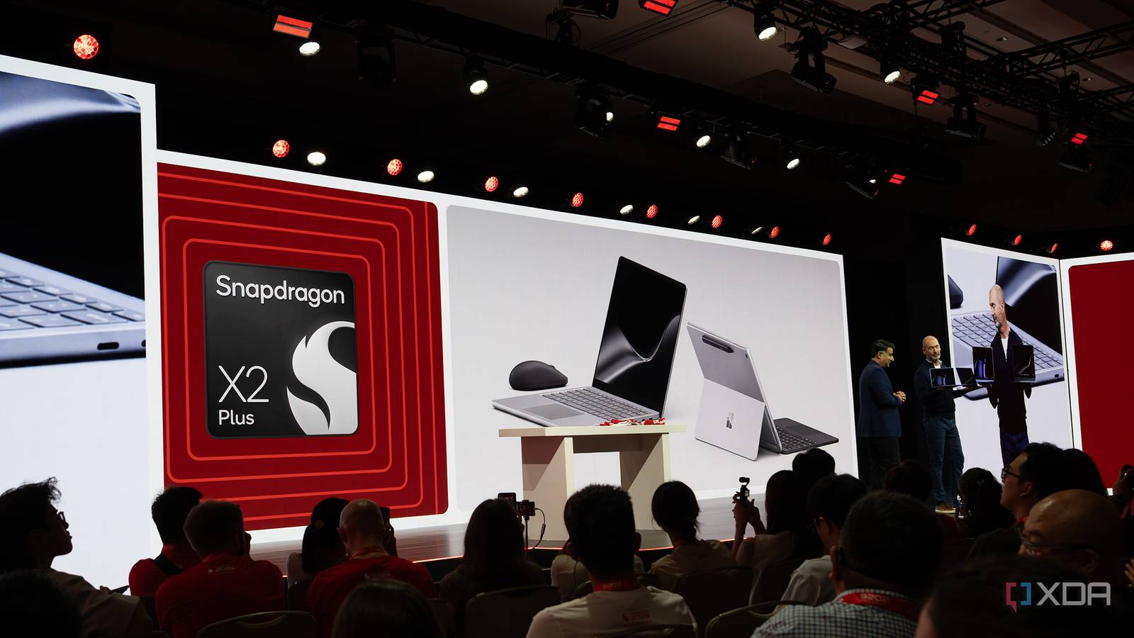 процессор Snapdragon X2 Plus на мероприятии Qualcomm