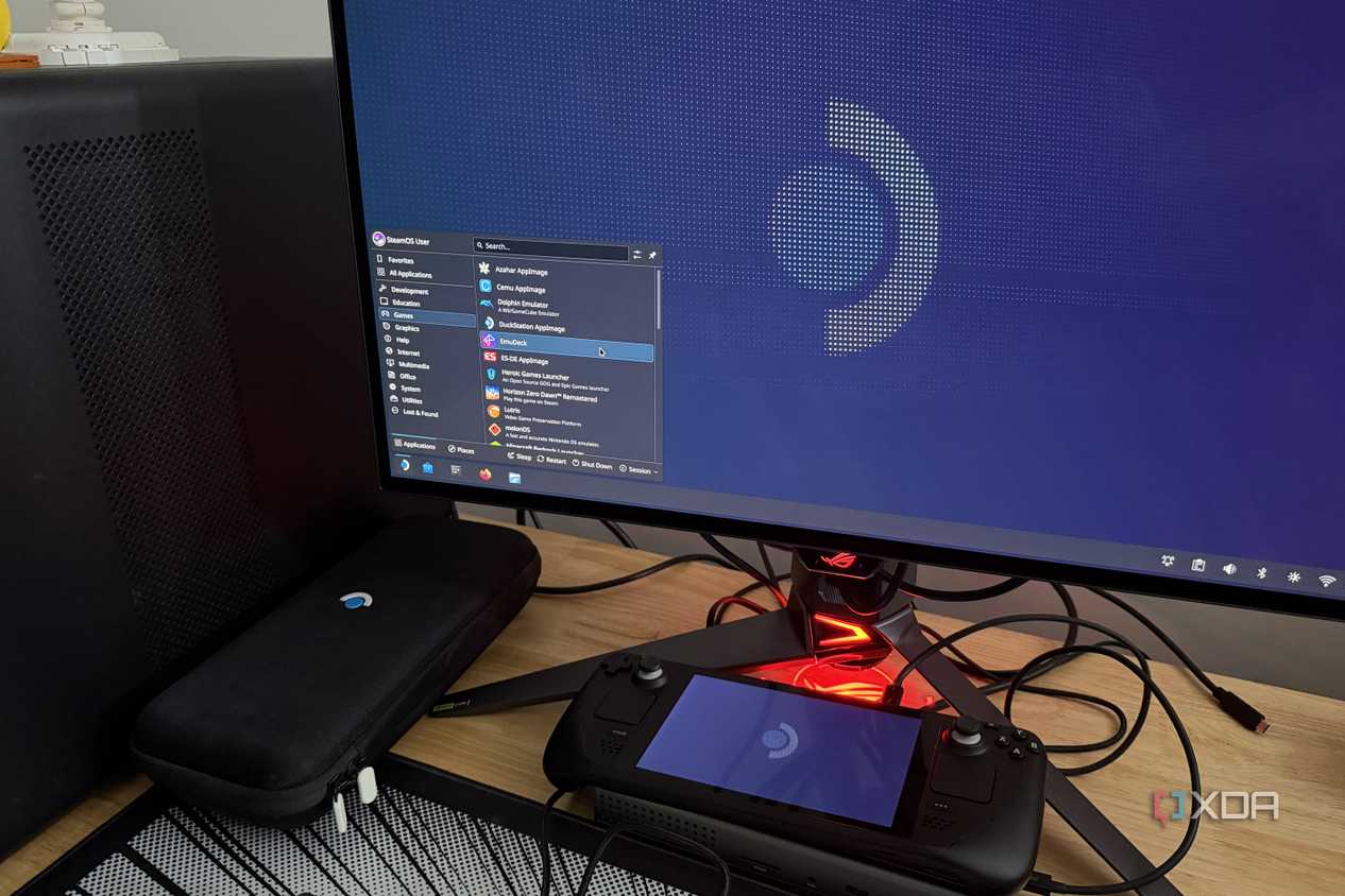 Как Steam Deck стал полноценным настольным компьютером с помощью док-станции консоль steam deck в режиме настольного компьютера на док-станции