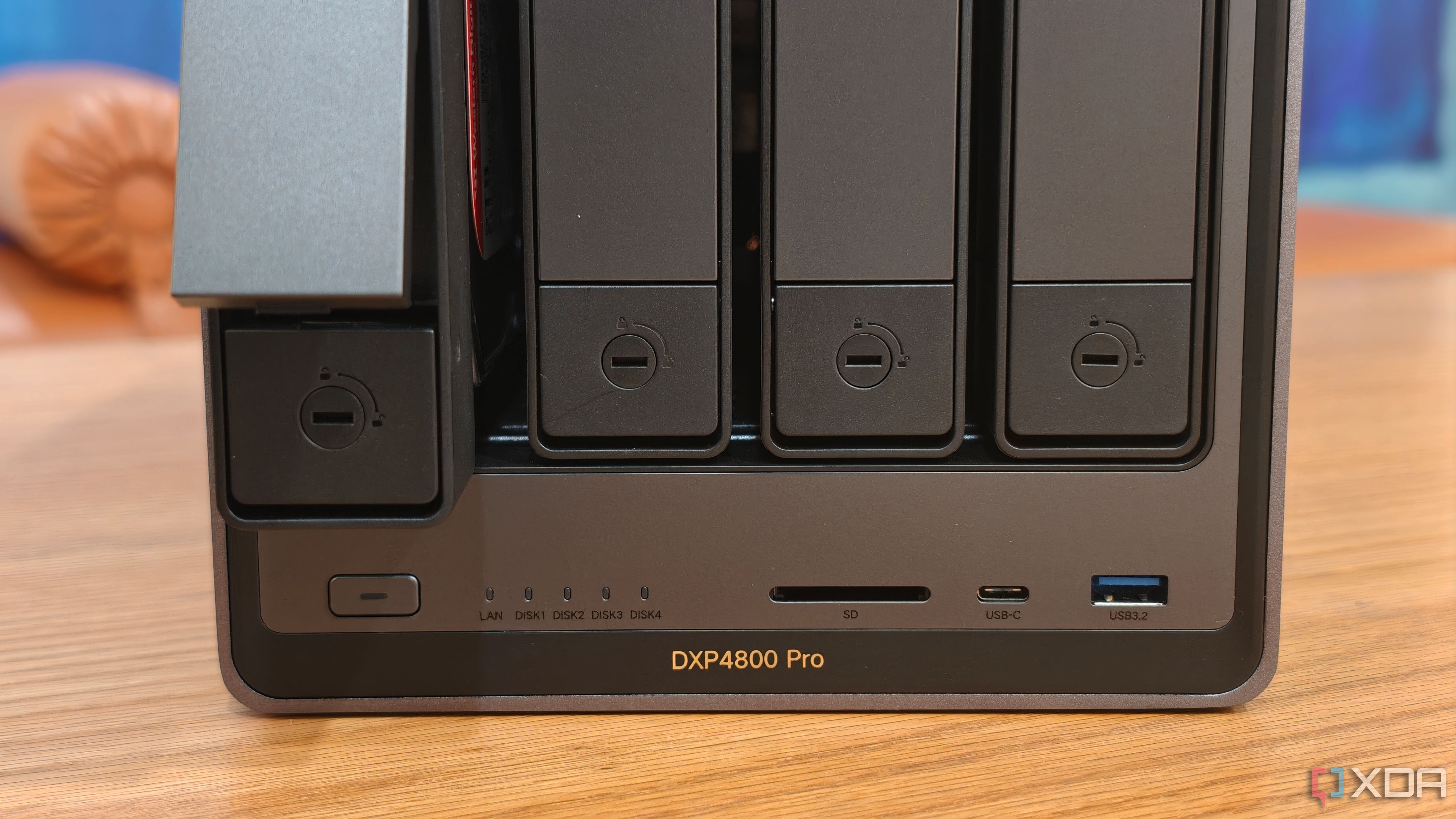 Передні порти UGREEN DXP4800 Pro