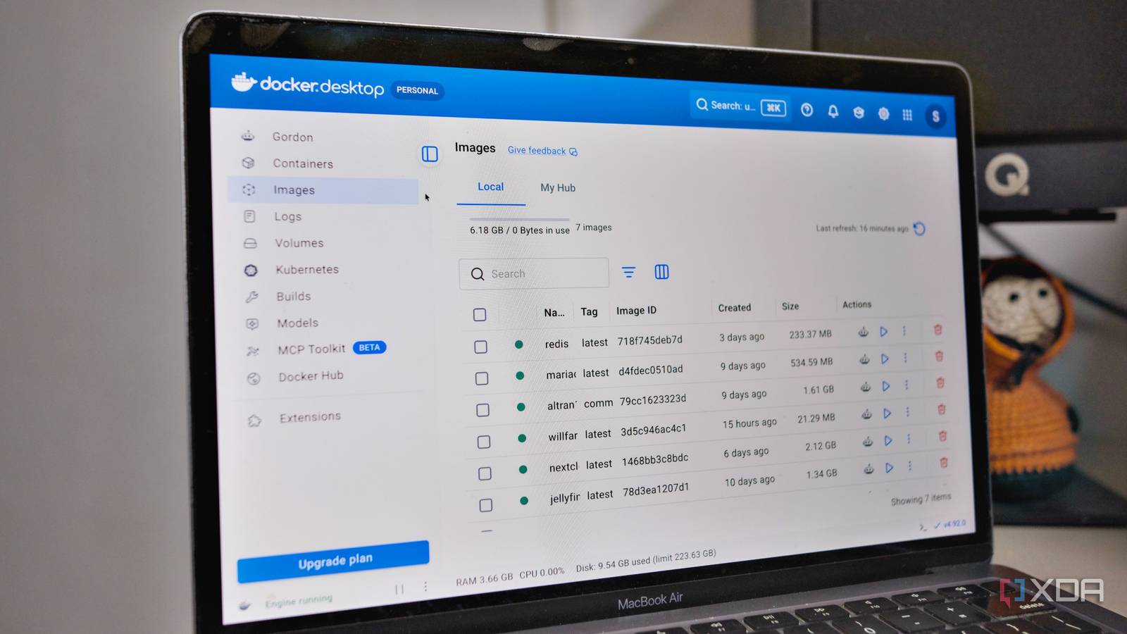 Интерфейс панели управления Docker Desktop