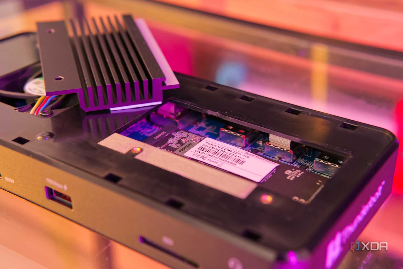 Обзор док-станции VectoTech V-Core с поддержкой Thunderbolt 5 SSD-накопитель, установленный внутри док-станции VectoTech V-Core
