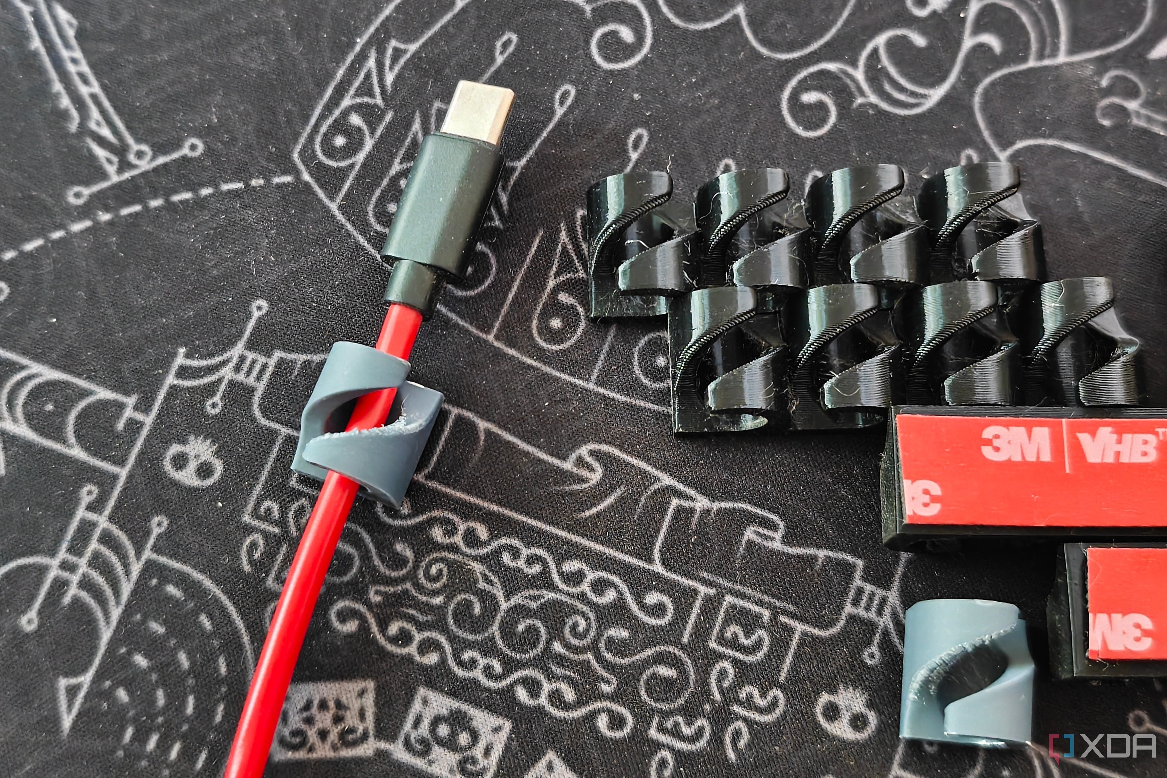 cable seated in grey manager