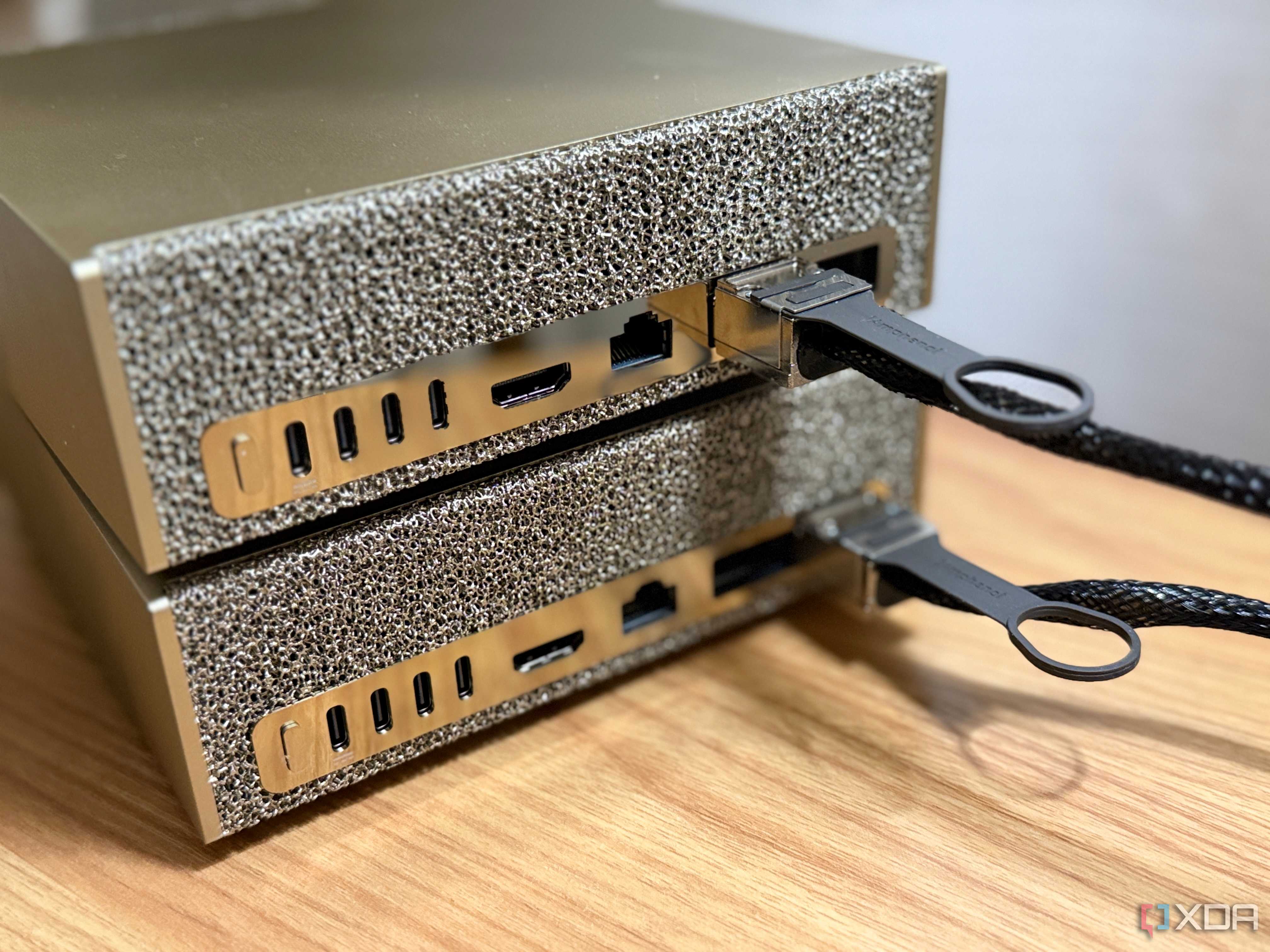 dual dgx spark ports