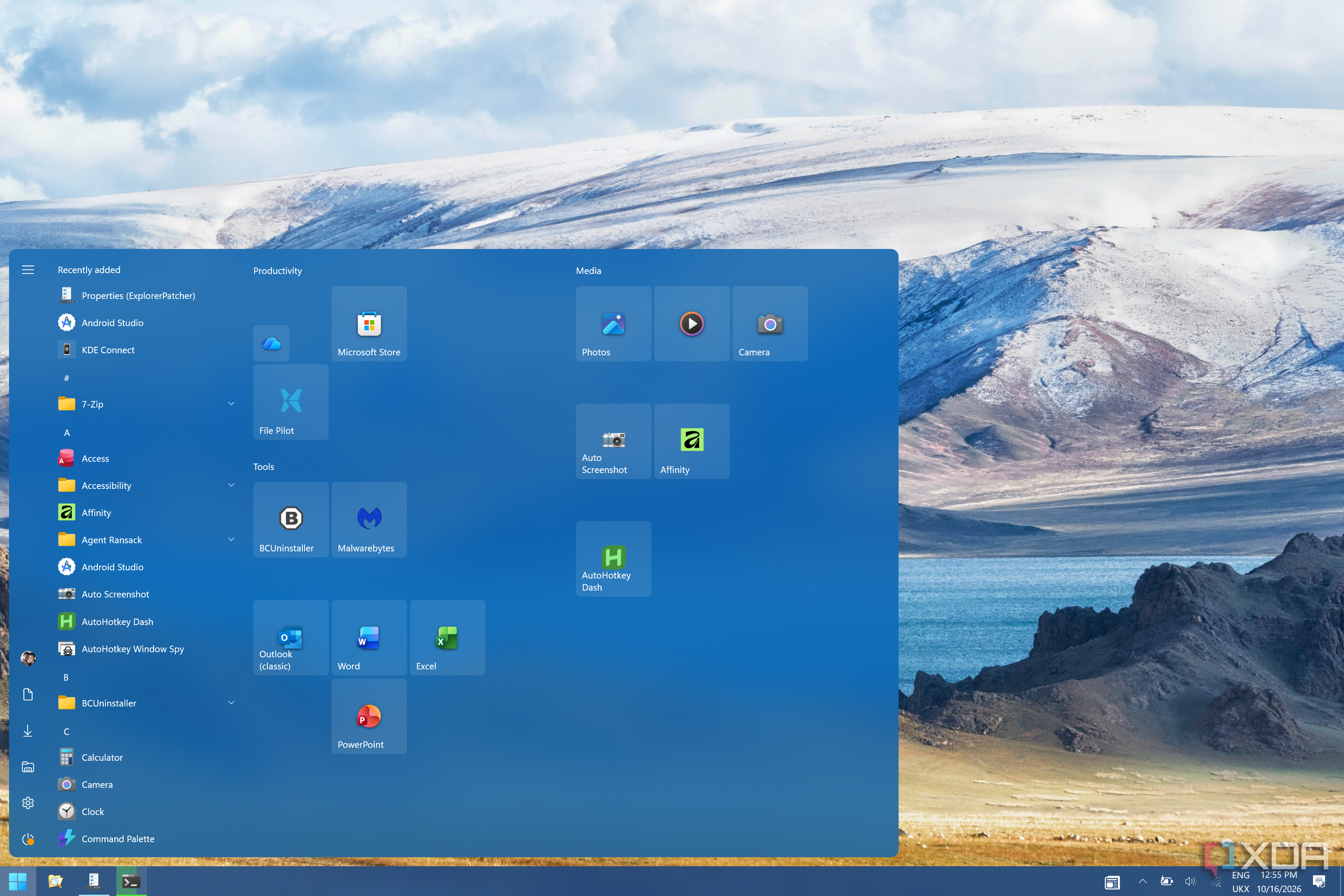Screenshot of a Windows 10-style Start menu on Windows 11 powered by ExplorerPatcher