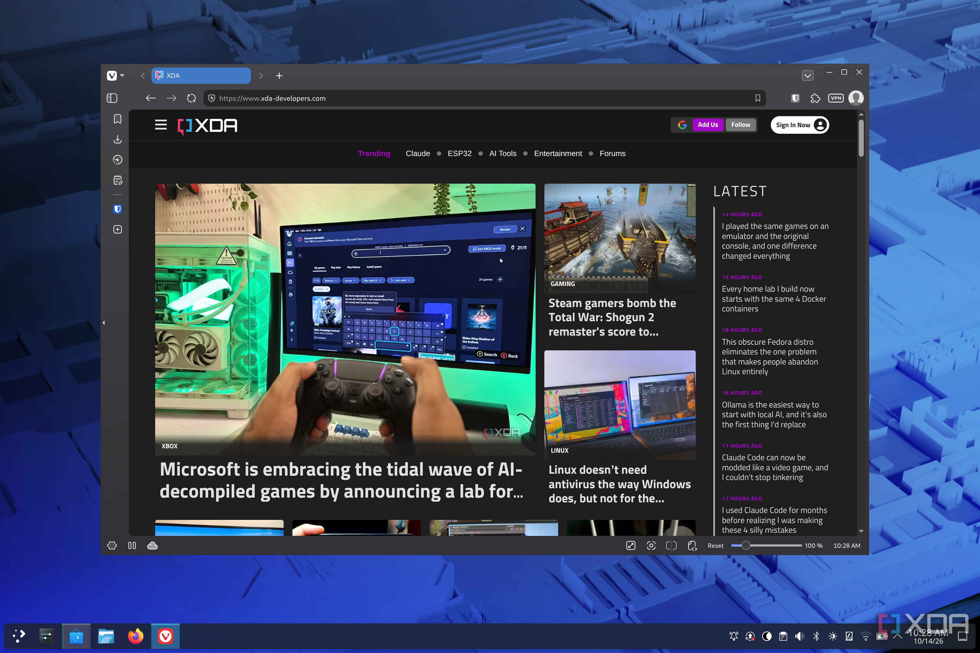 Screenshot of the XDA homepage in the Vivaldi browser running on Fedora KDE Plasma