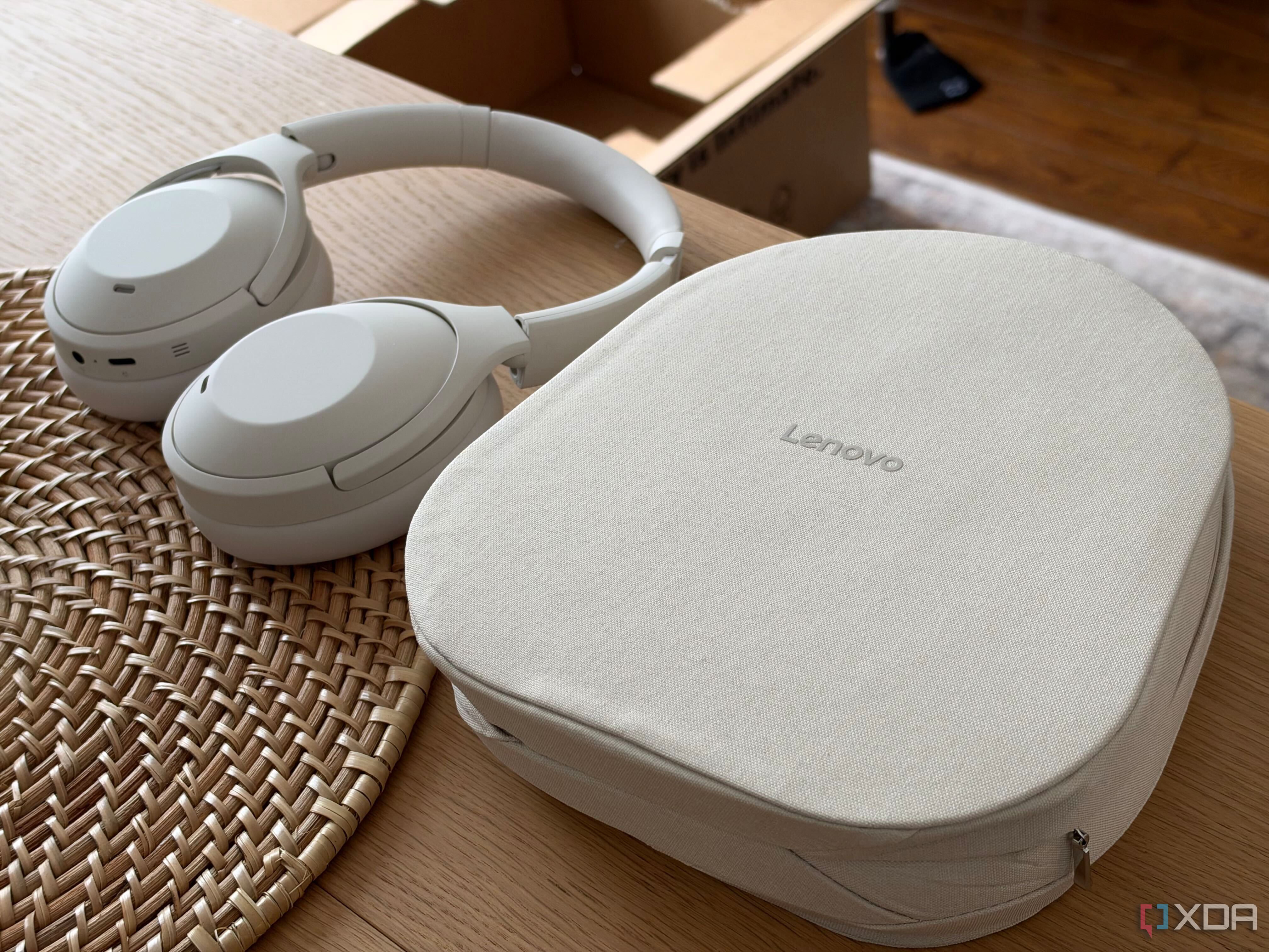 lenovo-yoga-headphone-pc-edition-tap-to-pair (3)