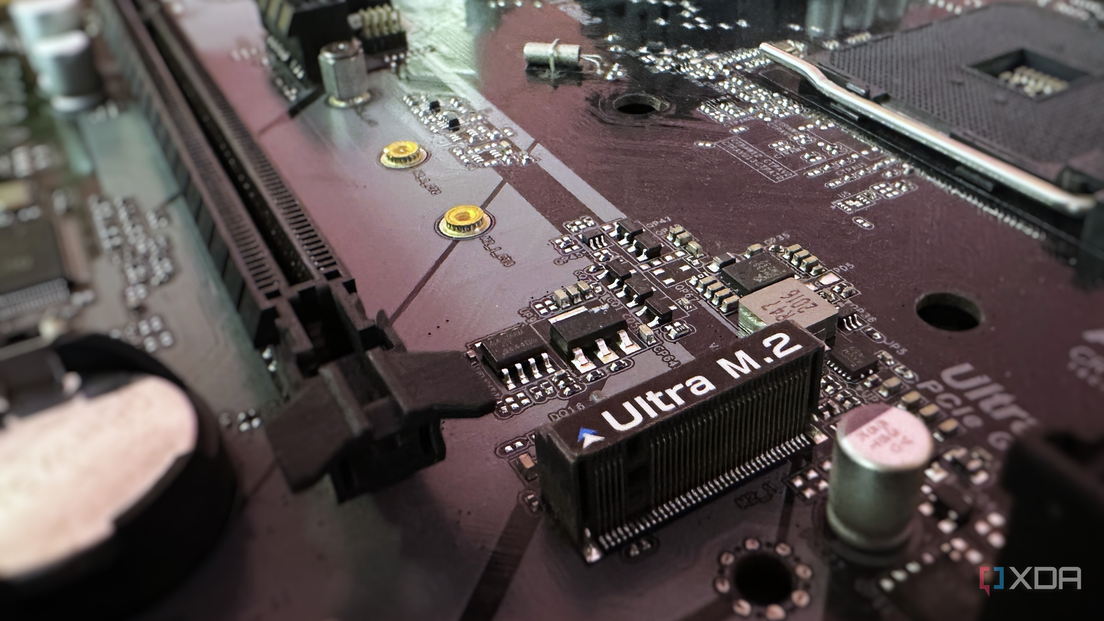 Le slot M.2 de ta carte mère sert à bien plus que les SSD