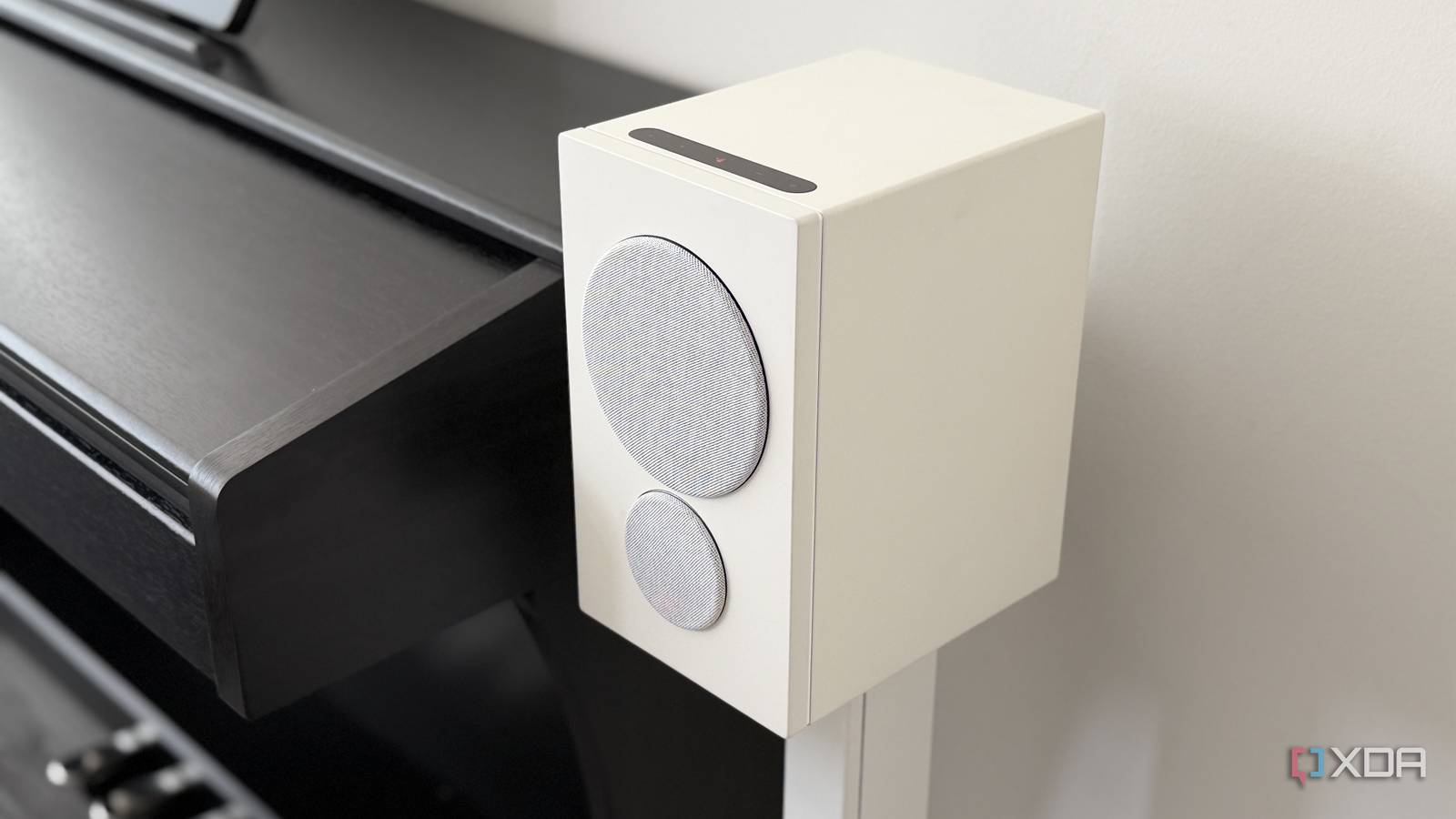 psb iq2 main speaker stand