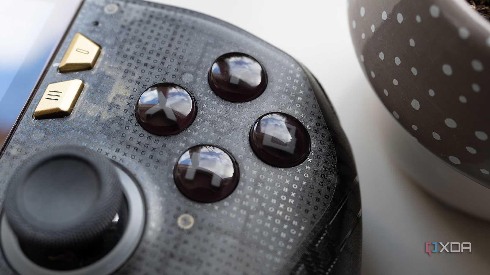 The ROG Xbox Ally X20's buttons