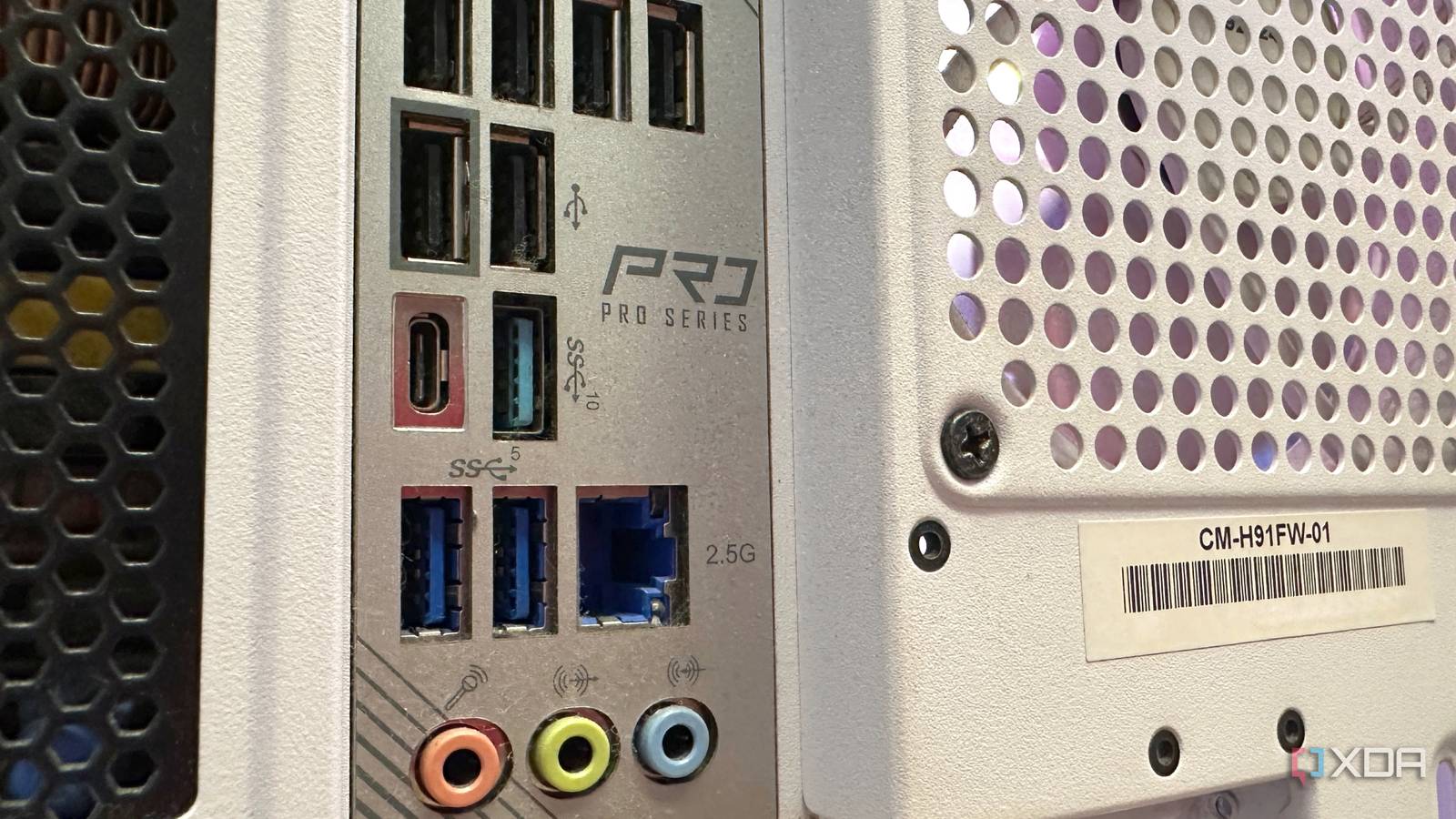 Как добавить поддержку Thunderbolt в настольный ПК через материнскую плату Порт USB Type-C на задней панели материнской платы AsRock B650 Pro RS